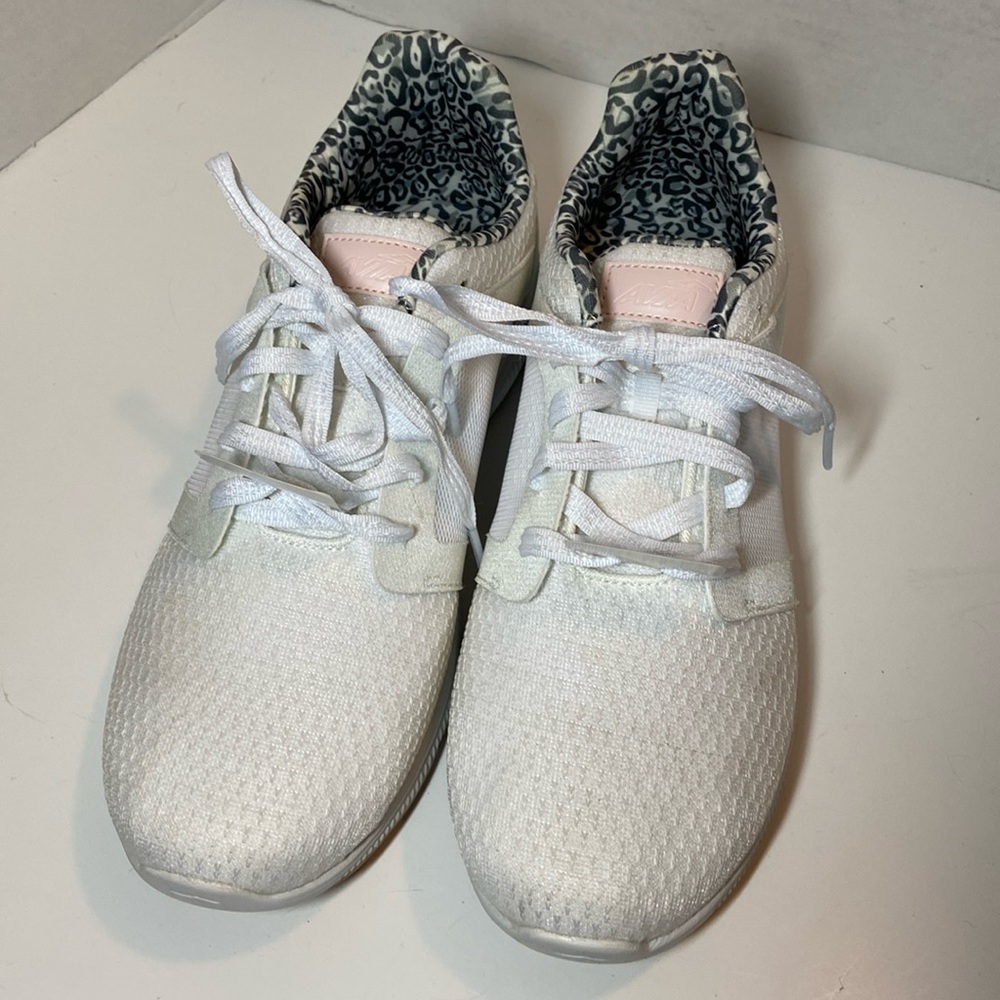 Avila White Cross-trainers in wide width